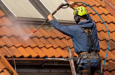 Démoussage et hydrofuge de toiture à Gurat
